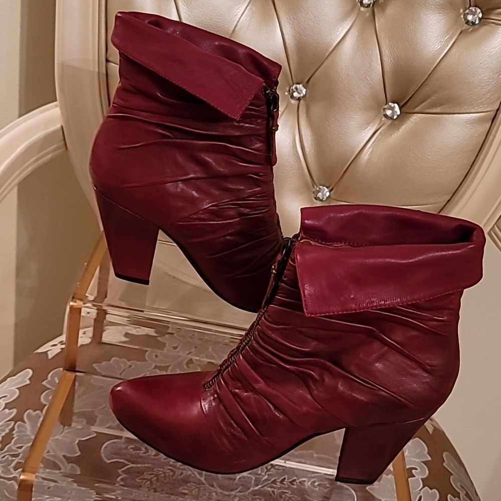 Earthies Montera Deep Red Zip Ruched Booties - Picture 2 of 16